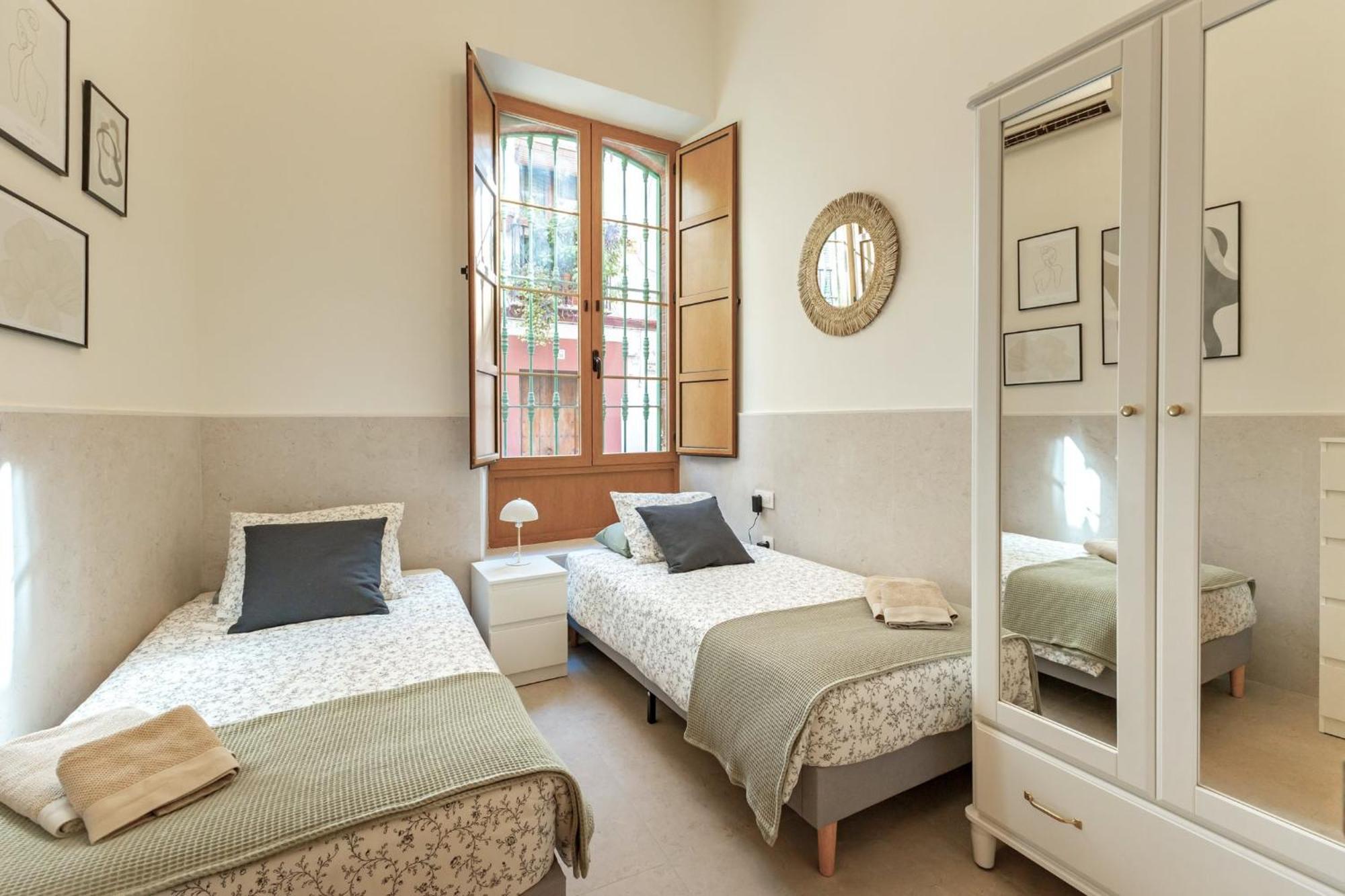 Modern Spacious Apartment Central Of Севилья Экстерьер фото